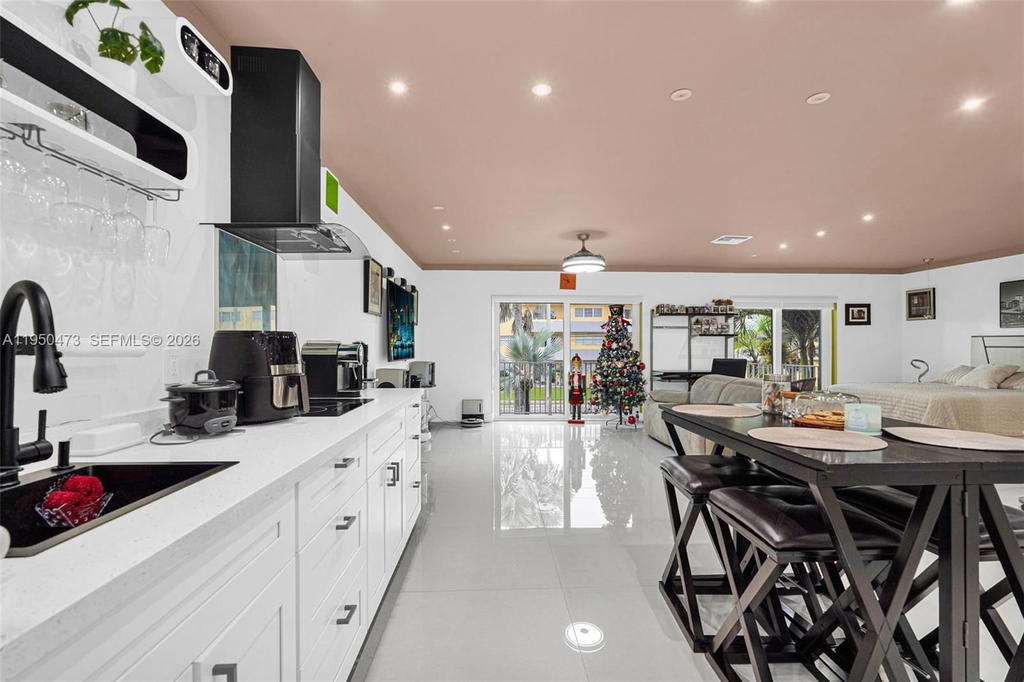 Real estate property located at 7401 82nd St #202S, Miami-dade, Silver Palms At Dadeland, Miami, FL