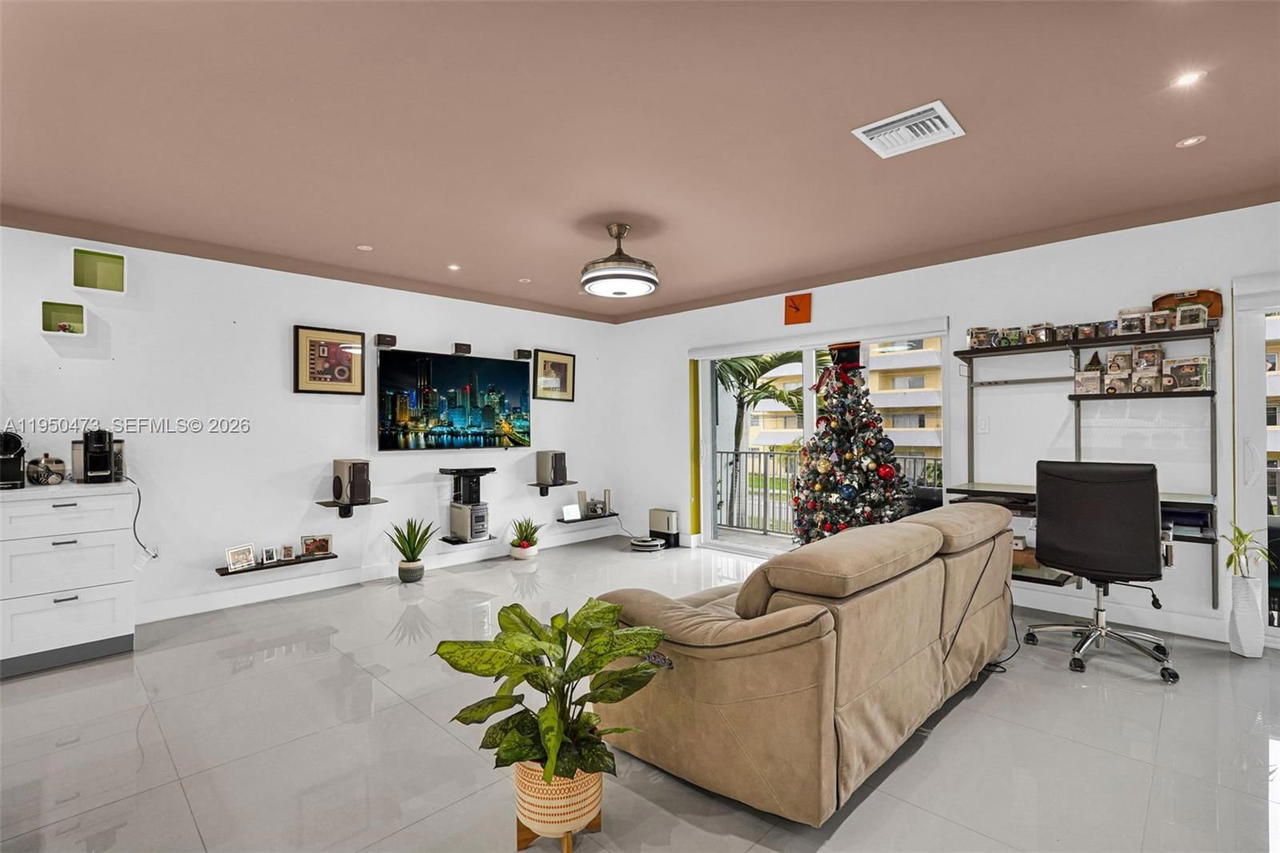Real estate property located at 7401 82nd St #202S, Miami-dade, Silver Palms At Dadeland, Miami, FL