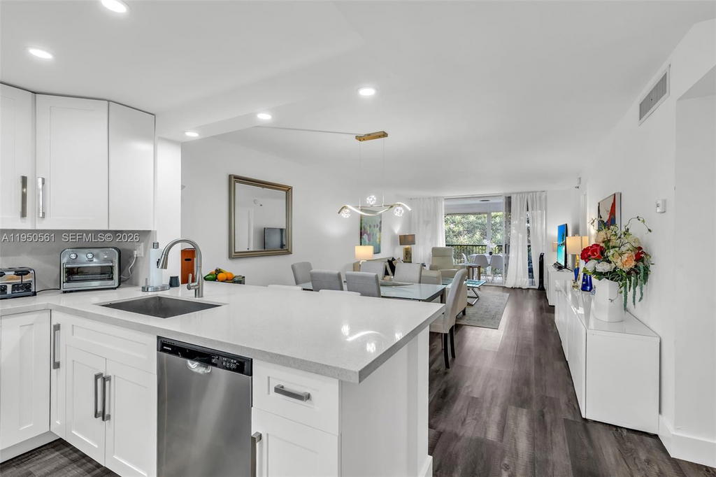 Real estate property located at 3910 Inverrary Blvd #503-B, Broward, 18th Hole At Inverrary Co, Lauderhill, FL