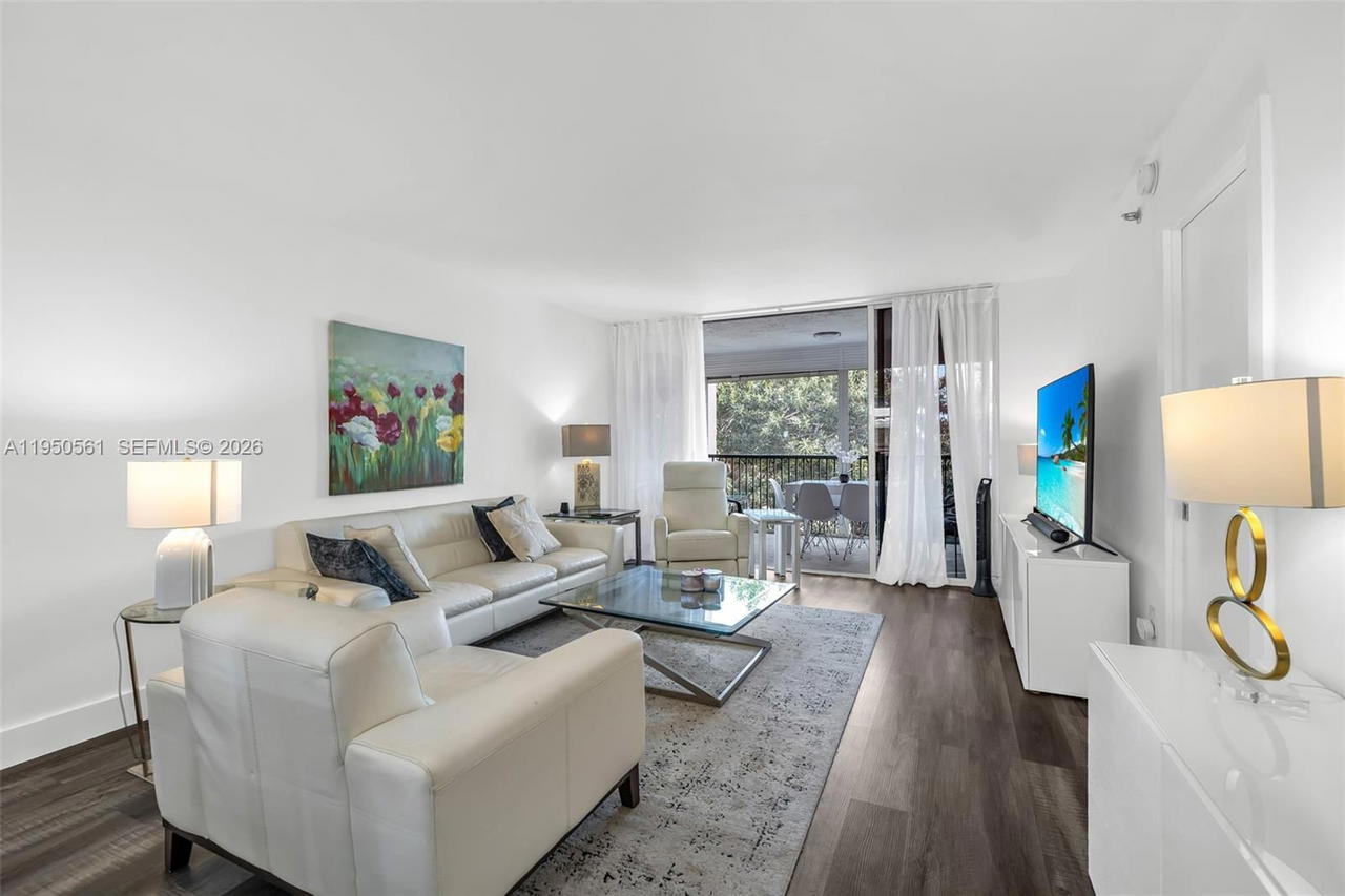 Real estate property located at 3910 Inverrary Blvd #503-B, Broward, 18th Hole At Inverrary Co, Lauderhill, FL
