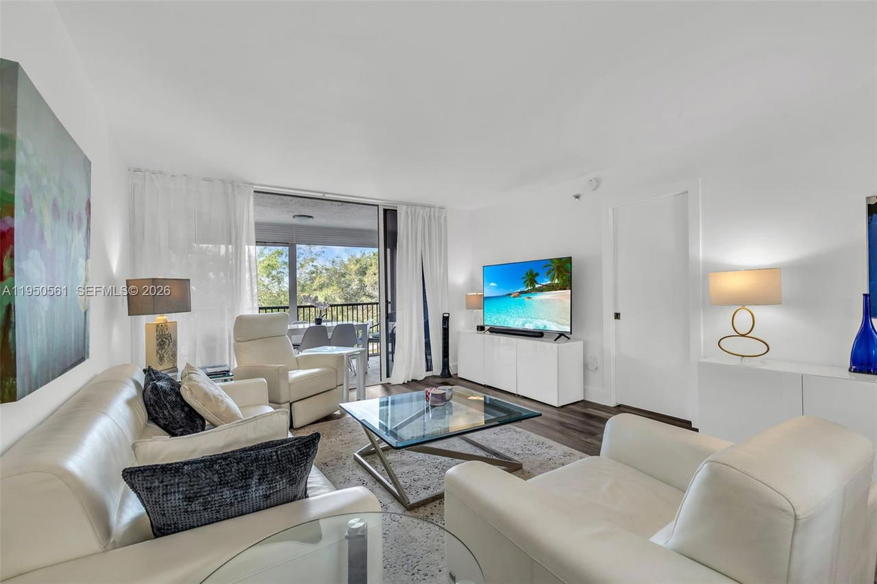 Real estate property located at 3910 Inverrary Blvd #503-B, Broward, 18th Hole At Inverrary Co, Lauderhill, FL