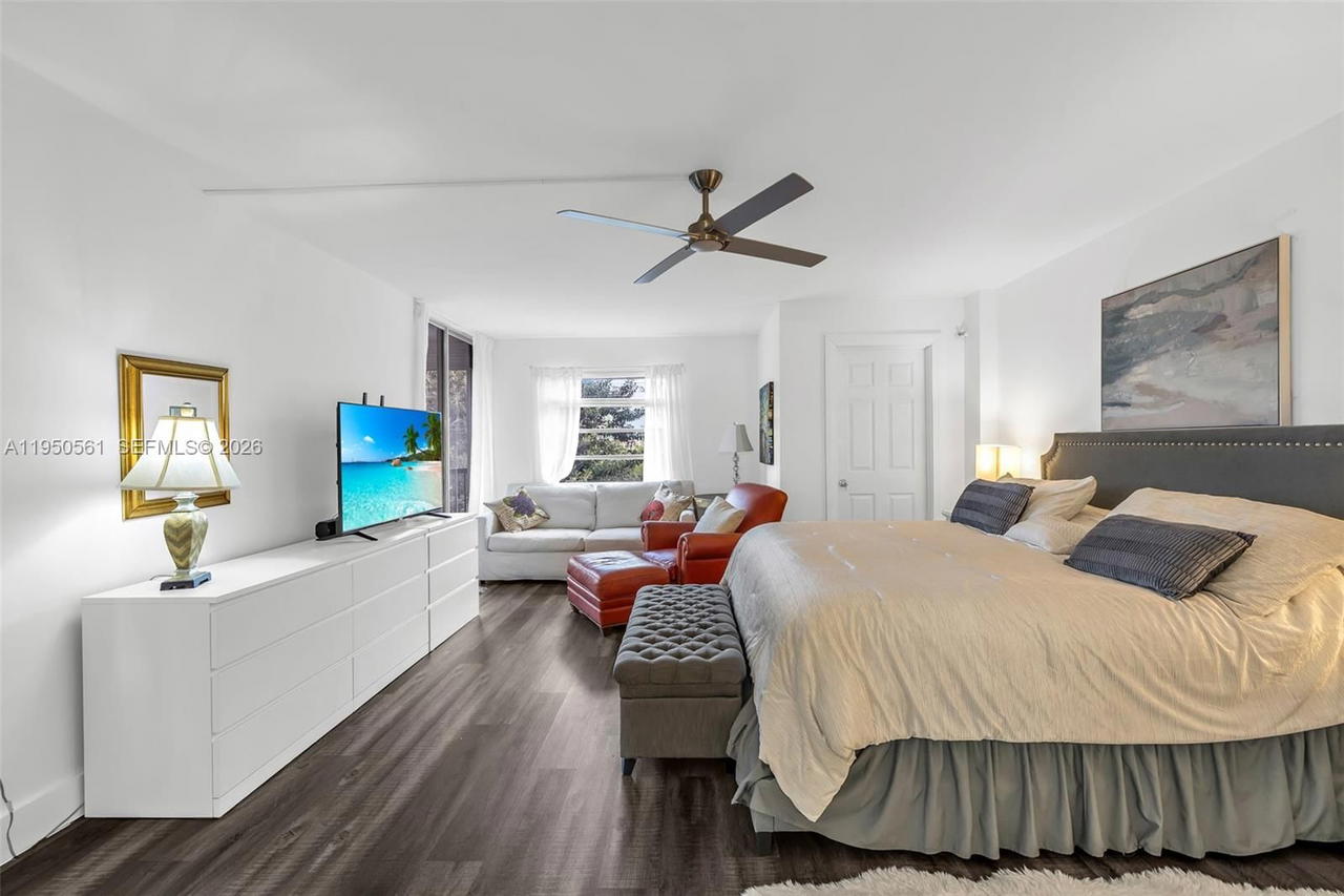 Real estate property located at 3910 Inverrary Blvd #503-B, Broward, 18th Hole At Inverrary Co, Lauderhill, FL