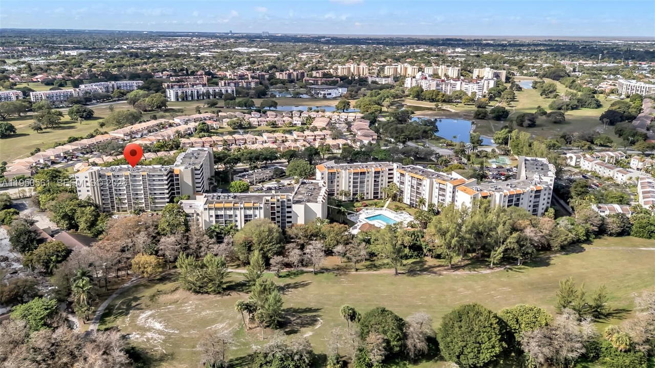 Real estate property located at 3910 Inverrary Blvd #503-B, Broward, 18th Hole At Inverrary Co, Lauderhill, FL