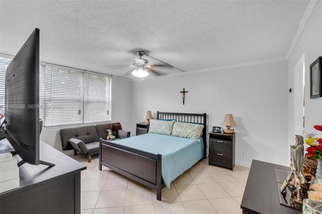 Real estate property located at 7080 Environ Blvd #226, Broward, Condominium 3 Of Environ, Lauderhill, FL