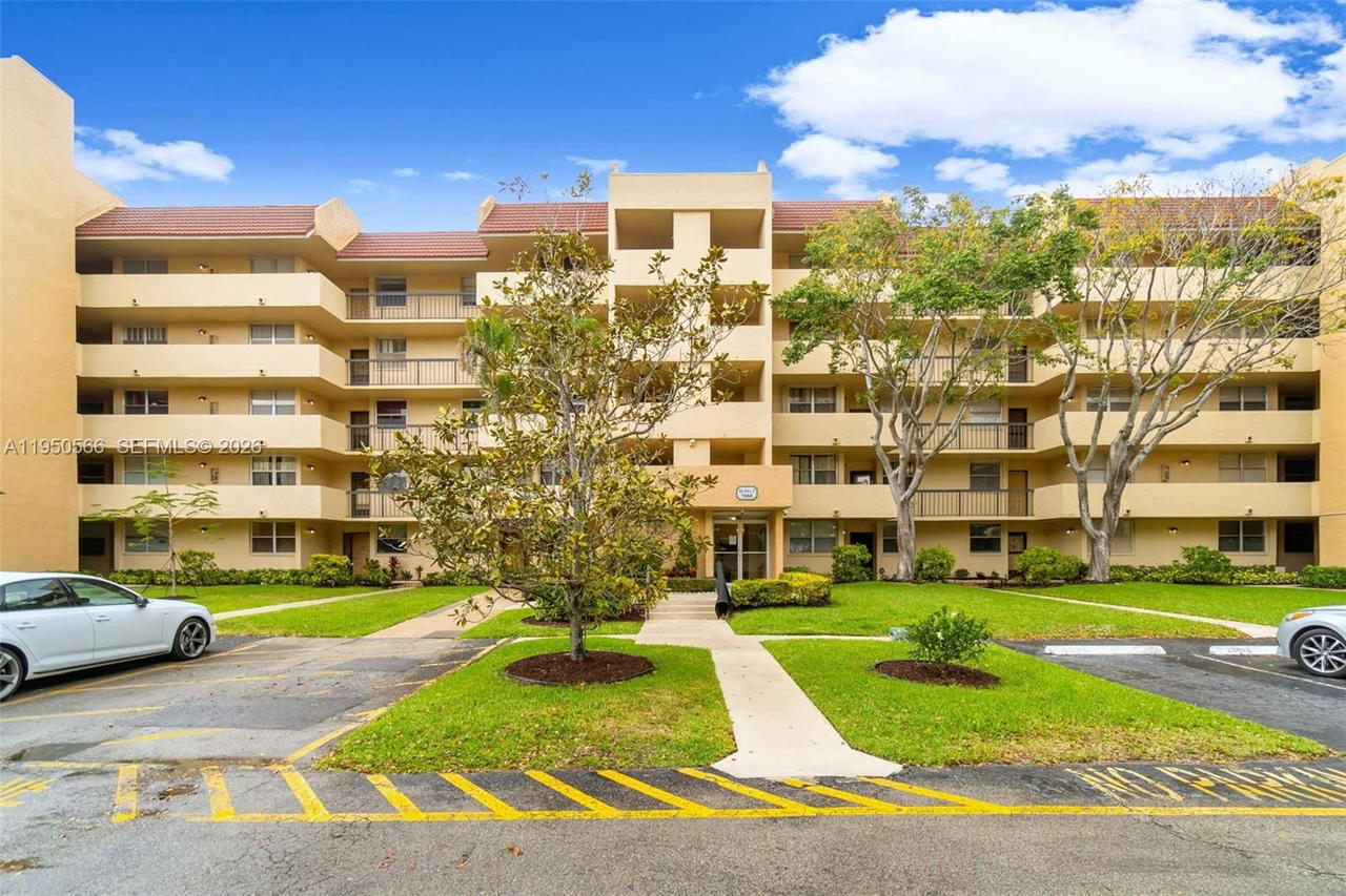 Real estate property located at 7080 Environ Blvd #226, Broward, Condominium 3 Of Environ, Lauderhill, FL