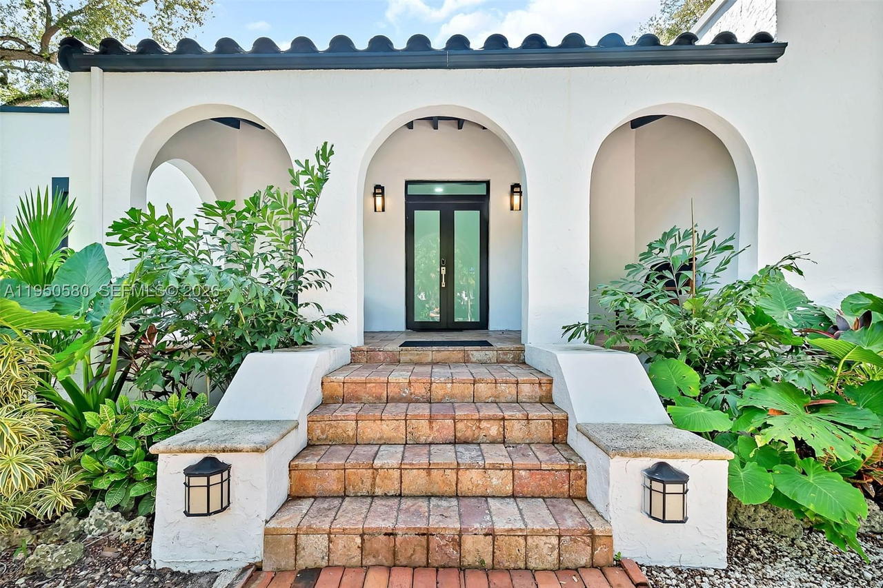 Real estate property located at 1702 Espanola Dr, Miami-dade, Espanola Heights, Miami, FL