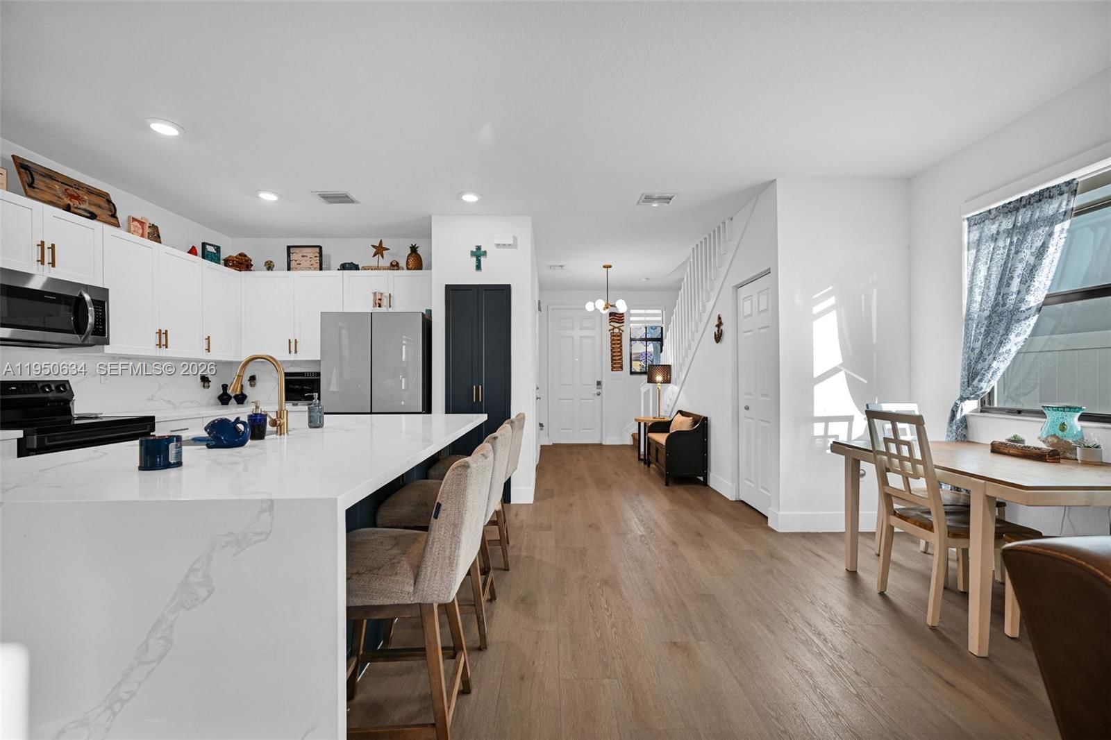 Real estate property located at 10966 35th Way, Miami-dade, Aquabella North, Hialeah, FL