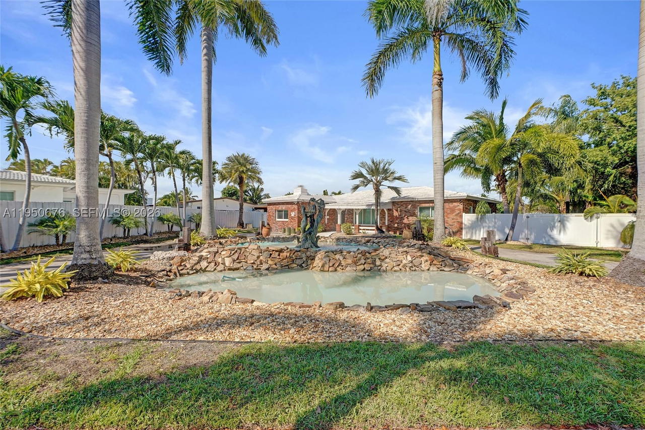 Real estate property located at 1995 Hibiscus Dr, Miami-dade, Keystone Point Sec 2, North Miami, FL