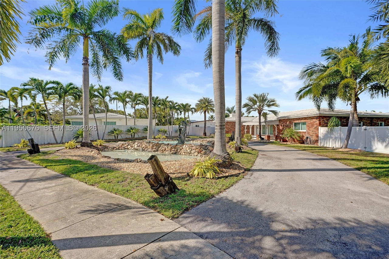 Real estate property located at 1995 Hibiscus Dr, Miami-dade, Keystone Point Sec 2, North Miami, FL