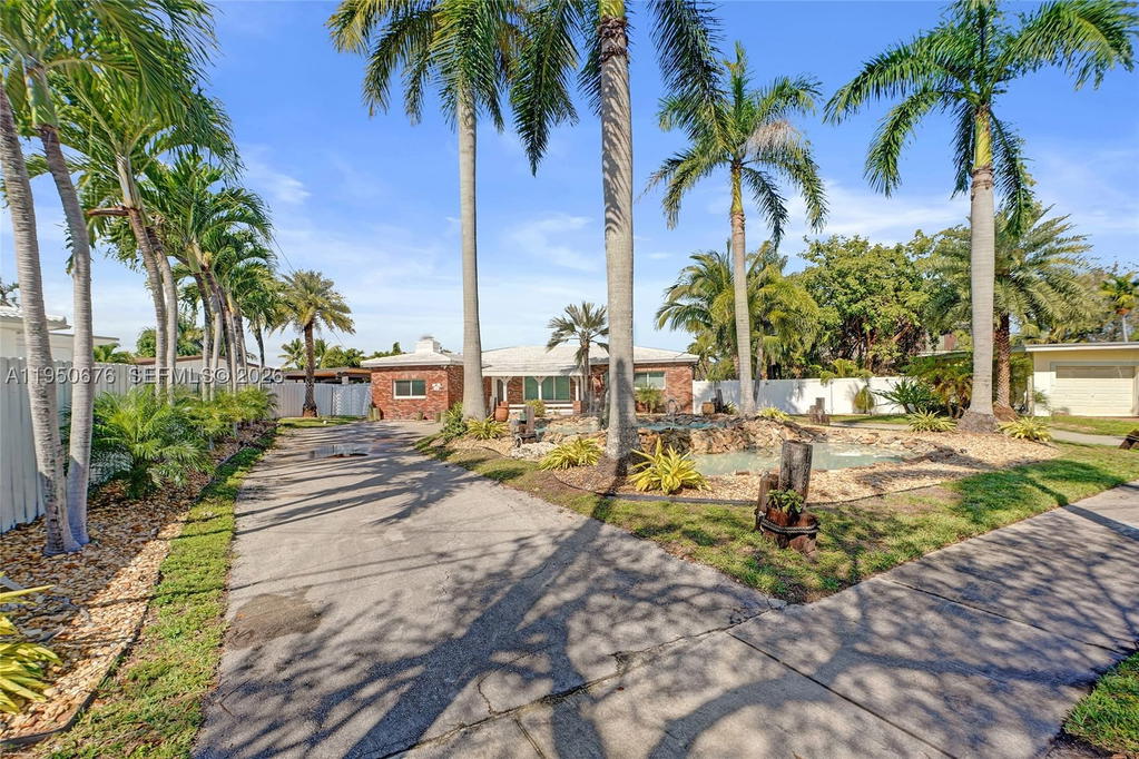 Real estate property located at 1995 Hibiscus Dr, Miami-dade, Keystone Point Sec 2, North Miami, FL