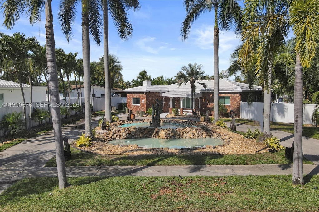 Real estate property located at 1995 Hibiscus Dr, Miami-dade, Keystone Point Sec 2, North Miami, FL