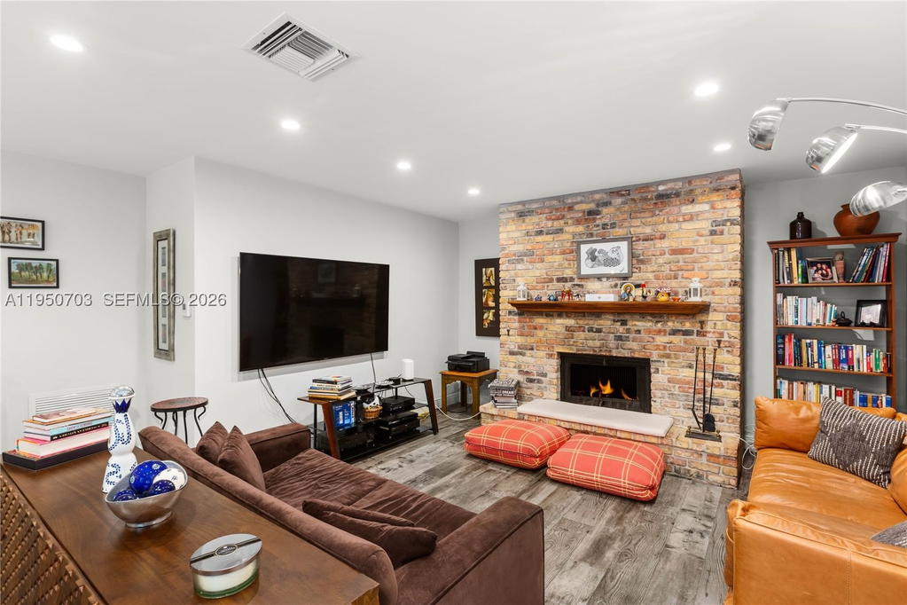 Real estate property located at 6809 Mentone St, Miami-dade, Coral Gables Riviera Sec, Coral Gables, FL