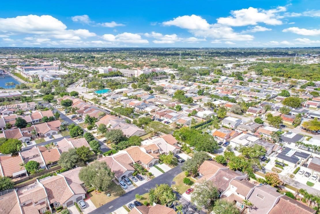 Real estate property located at 8446 114th Pl, Miami-dade, Kings Court West, Miami, FL