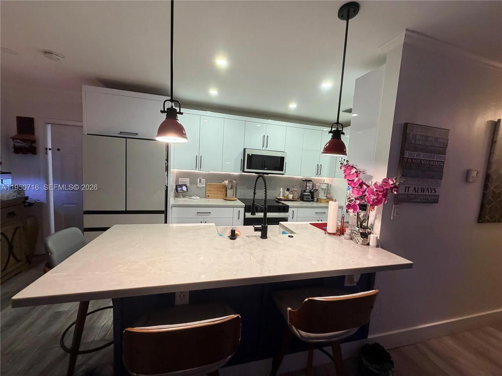 Real estate property located at 1011 212th Ter, Miami-dade, Ives Estates Sec 5, Miami, FL