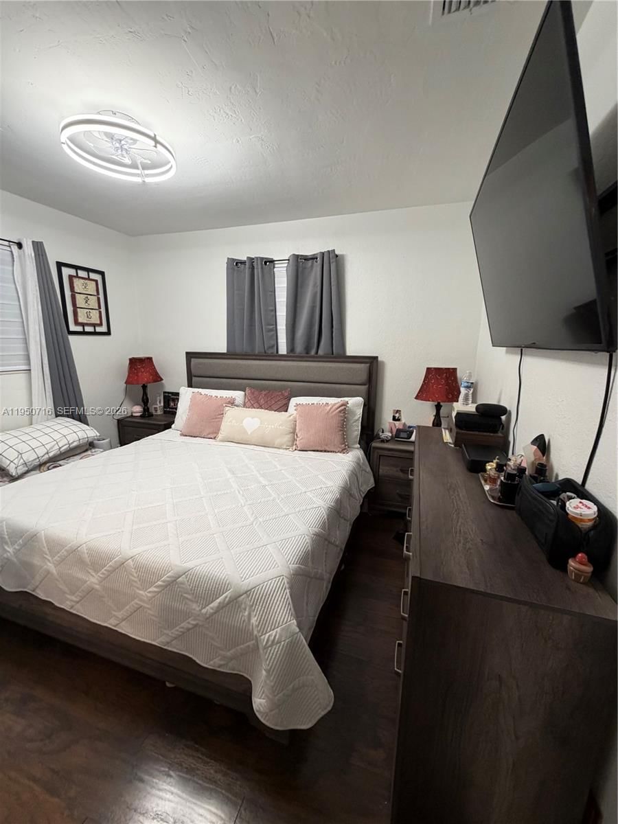 Real estate property located at 1011 212th Ter, Miami-dade, Ives Estates Sec 5, Miami, FL