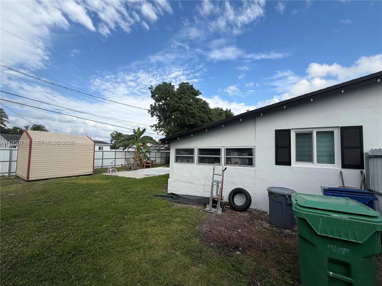 Real estate property located at 1011 212th Ter, Miami-dade, Ives Estates Sec 5, Miami, FL