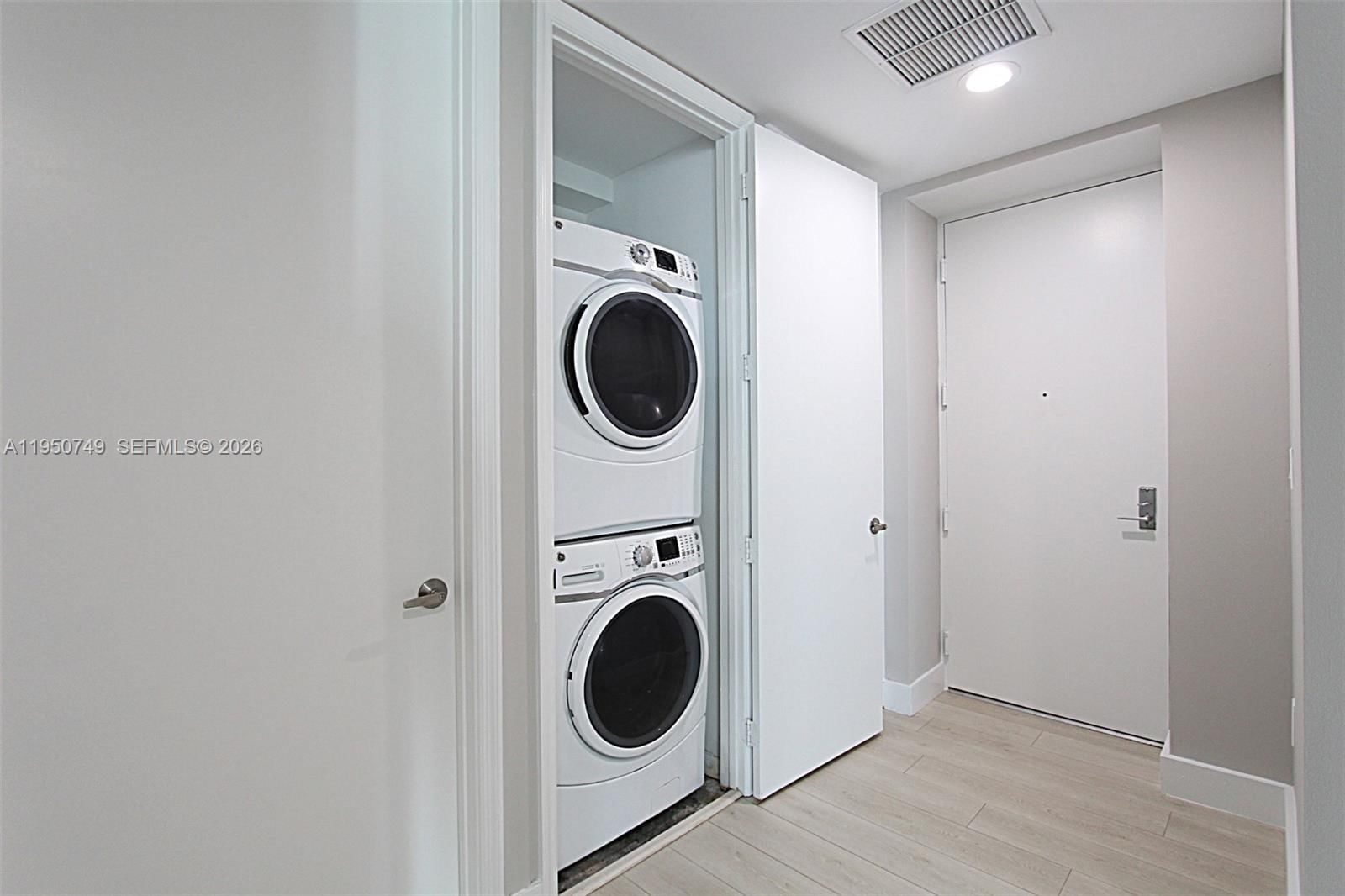 Real estate property located at 500 Brickell Ave #4110, Miami-dade, 500 Brickell East Condo, Miami, FL