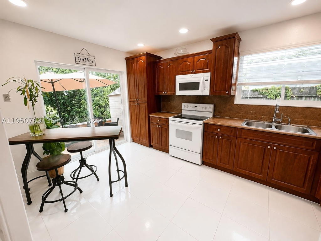 Real estate property located at 6120 19th St, Broward, Fort Lauderdale Truck Far, North Lauderdale, FL