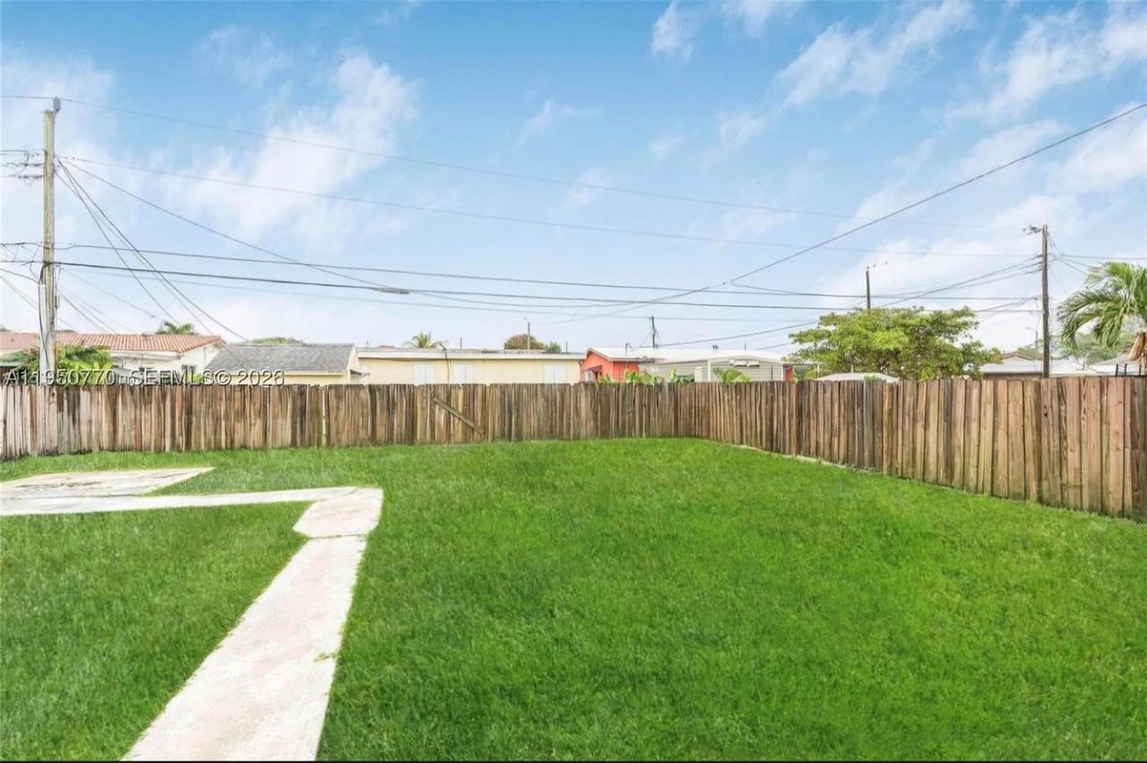 Real estate property located at 4221 169th Ter, Miami-dade, Venetian Development Sub-, Miami Gardens, FL