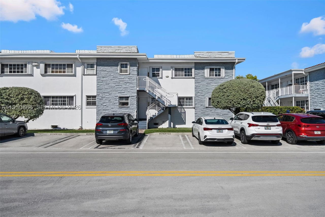 Real estate property located at 9725 Bay Harbor Ter #24, Miami-dade, Northern Star Condo, Bay Harbor Islands, FL