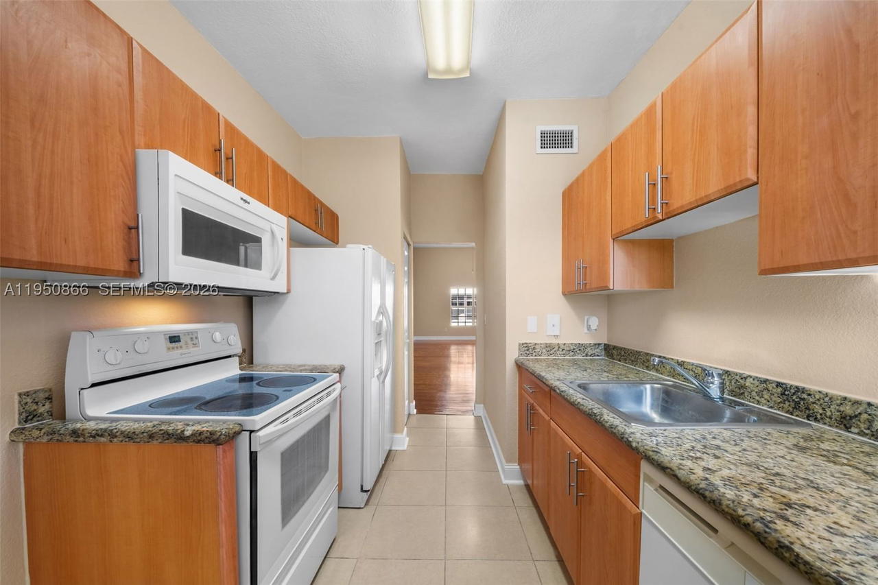 Real estate property located at 9725 Bay Harbor Ter #24, Miami-dade, Northern Star Condo, Bay Harbor Islands, FL
