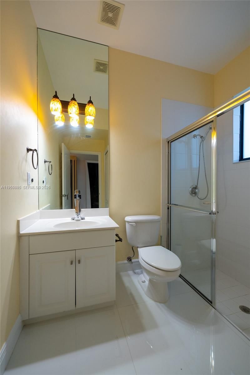 Real estate property located at 18540 43rd St, Broward, Sunset Lakes Plat Two, Miramar, FL