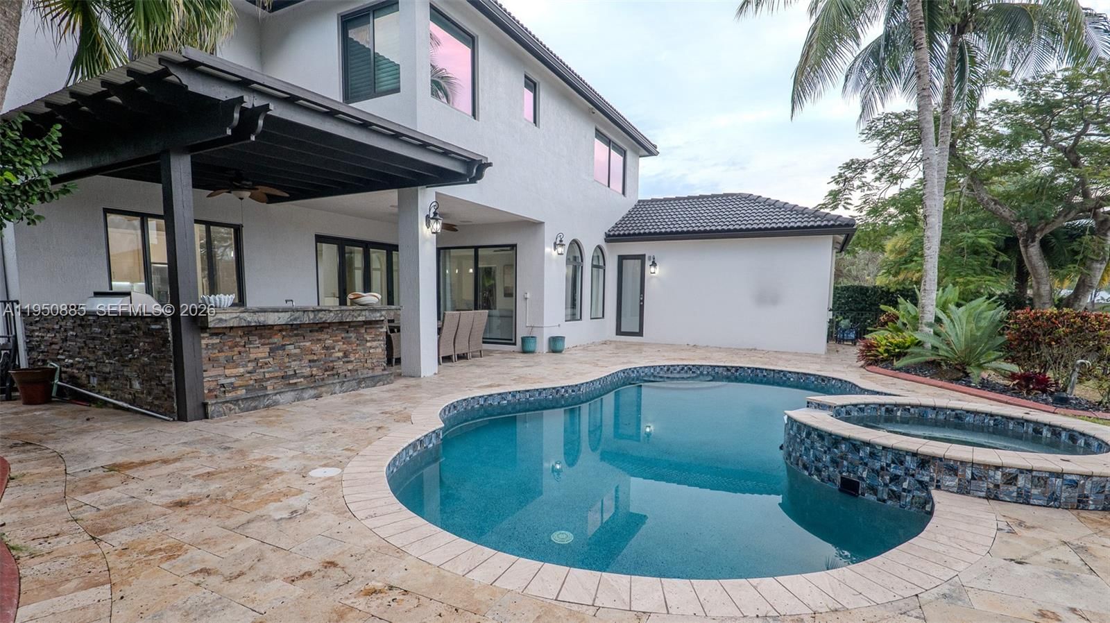 Real estate property located at 18540 43rd St, Broward, Sunset Lakes Plat Two, Miramar, FL
