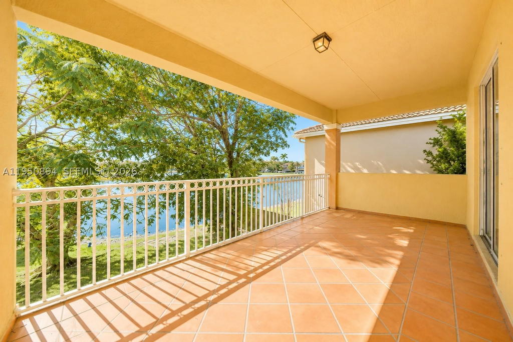 Real estate property located at 16062 43rd Ter, Miami-dade, Park Lakes Sec 1, Miami, FL