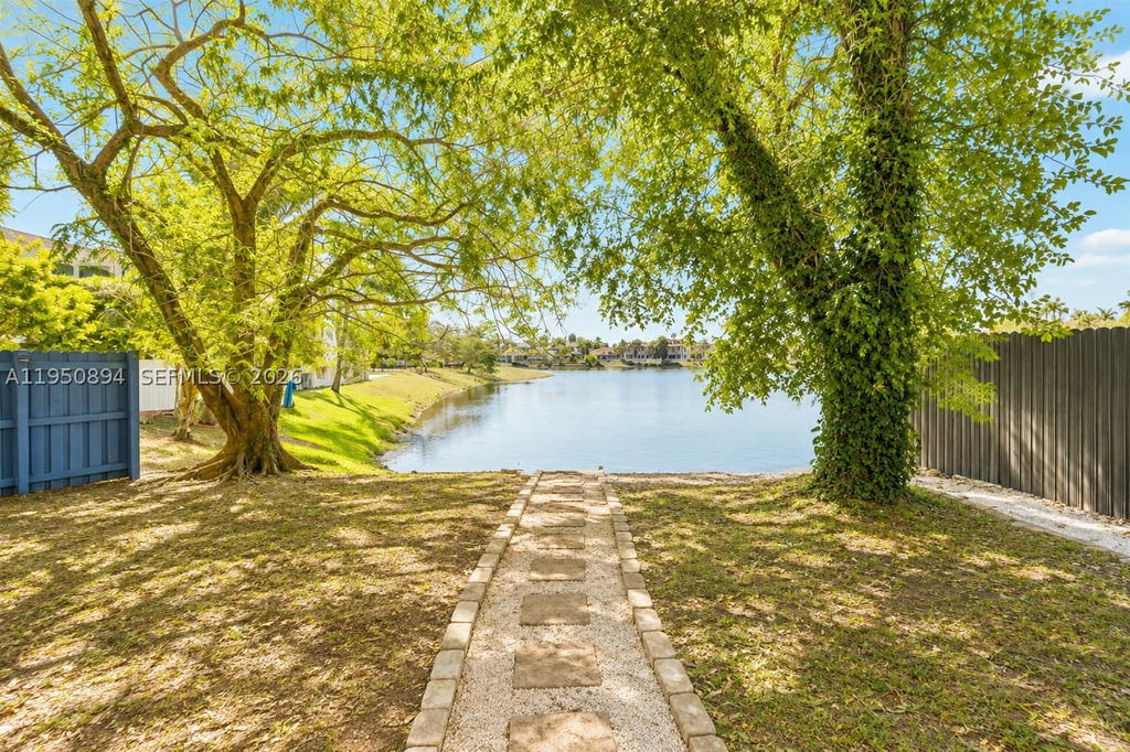 Real estate property located at 16062 43rd Ter, Miami-dade, Park Lakes Sec 1, Miami, FL