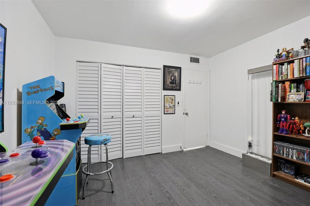 Real estate property located at 1630 46th St #208F, Miami-dade, Silver Spring Tower Condo, Hialeah, FL