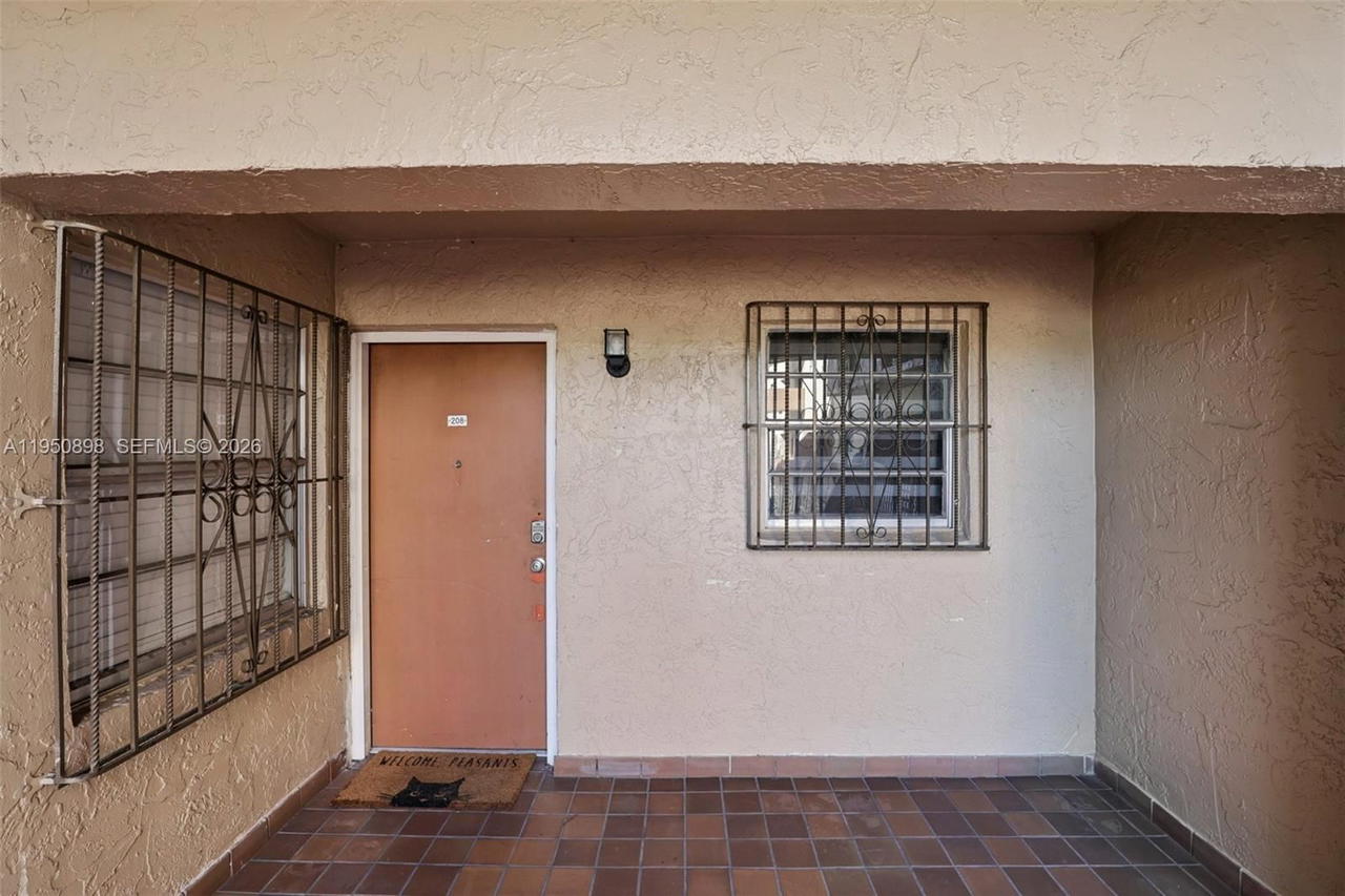 Real estate property located at 1630 46th St #208F, Miami-dade, Silver Spring Tower Condo, Hialeah, FL