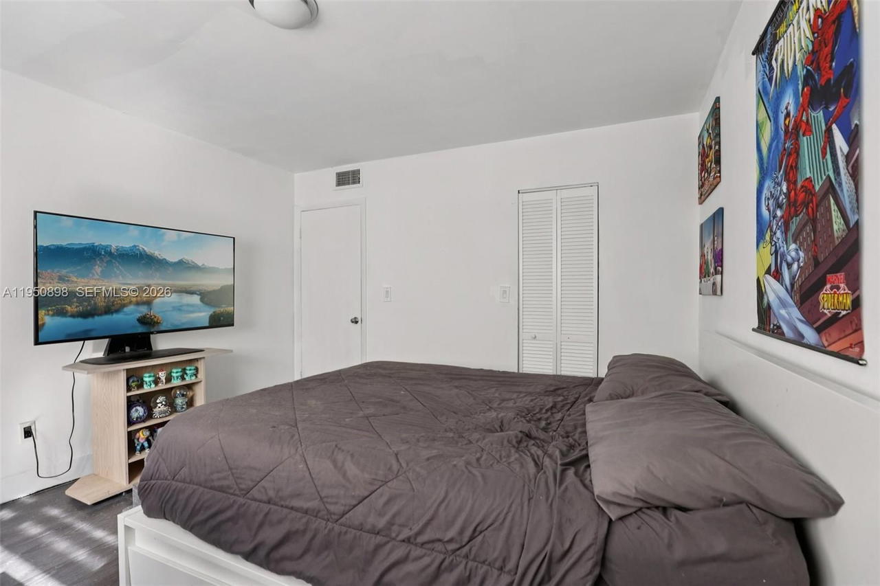 Real estate property located at 1630 46th St #208F, Miami-dade, Silver Spring Tower Condo, Hialeah, FL