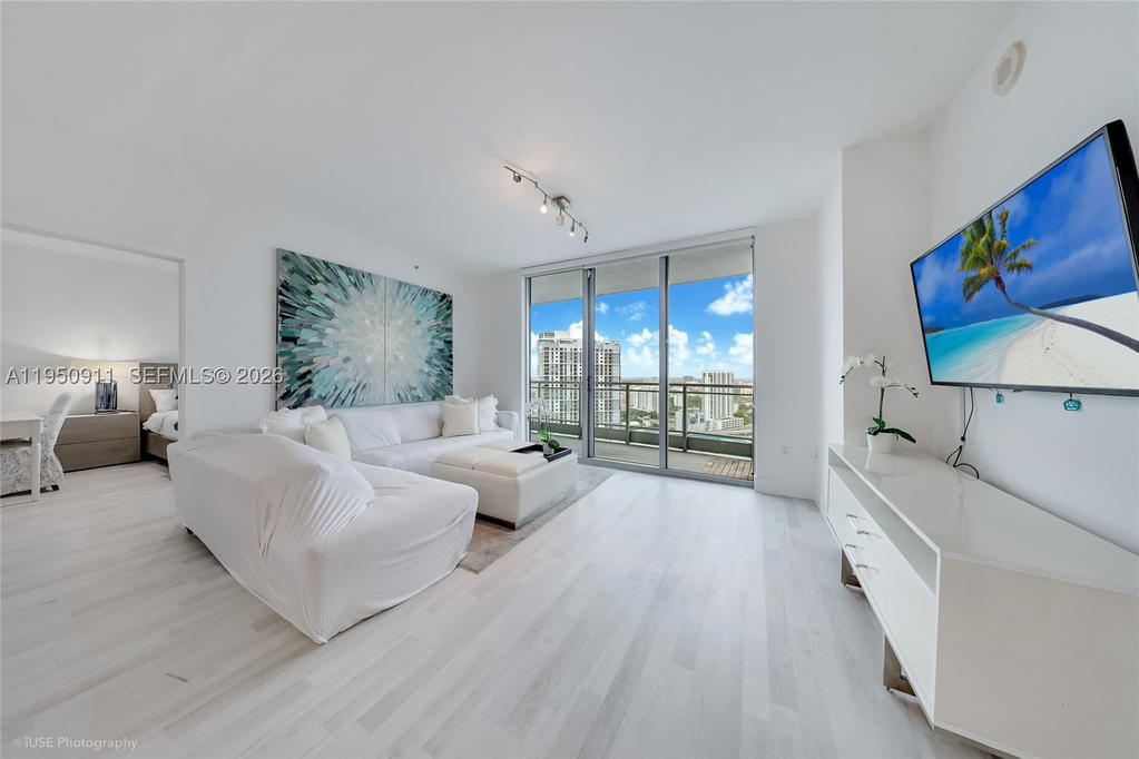 Real estate property located at 90 3rd St #3109, Miami-dade, Ivy Condo, Miami, FL