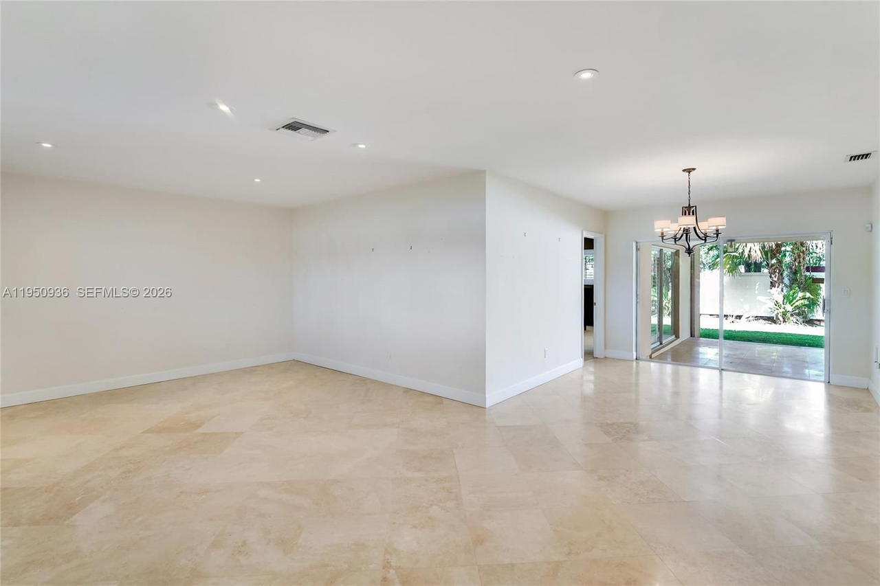 Real estate property located at 6931 Loch Ness Dr, Miami-dade, Miami Lakes Loch Ness Sec, Miami Lakes, FL