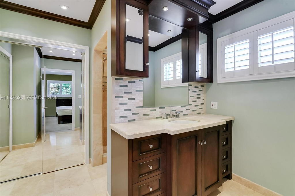 Real estate property located at 6931 Loch Ness Dr, Miami-dade, Miami Lakes Loch Ness Sec, Miami Lakes, FL
