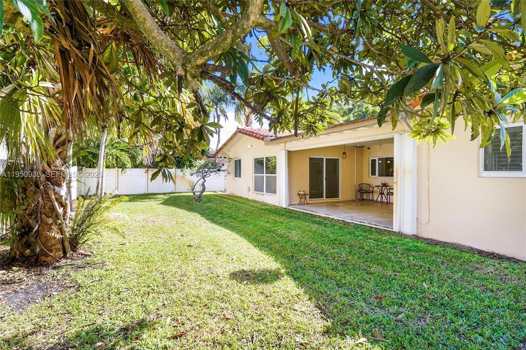 Real estate property located at 6931 Loch Ness Dr, Miami-dade, Miami Lakes Loch Ness Sec, Miami Lakes, FL
