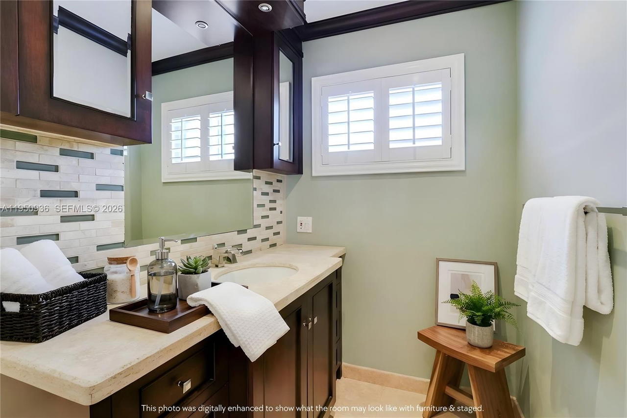 Real estate property located at 6931 Loch Ness Dr, Miami-dade, Miami Lakes Loch Ness Sec, Miami Lakes, FL