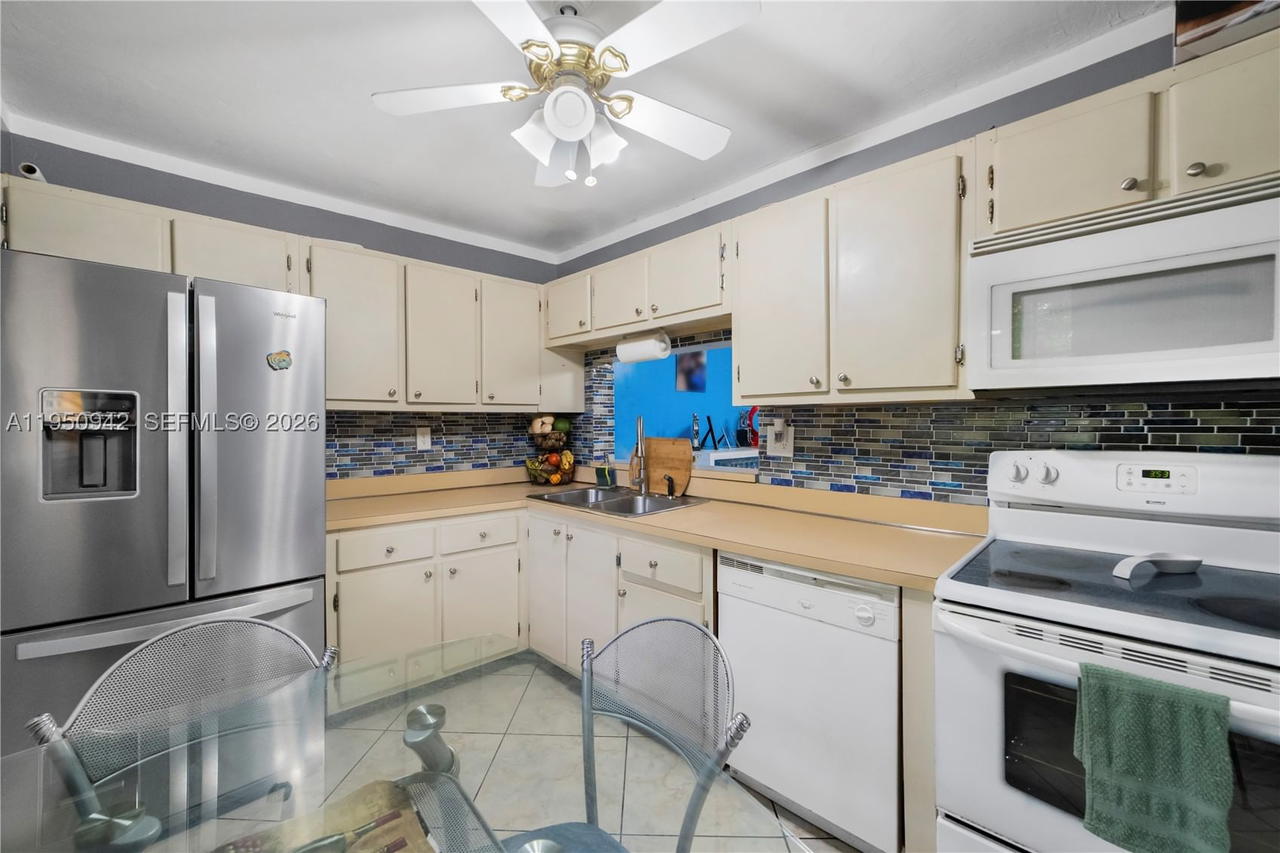 Real estate property located at 8415 107th Ave #323W, Miami-dade, Kendall Acres West Condo, Miami, FL