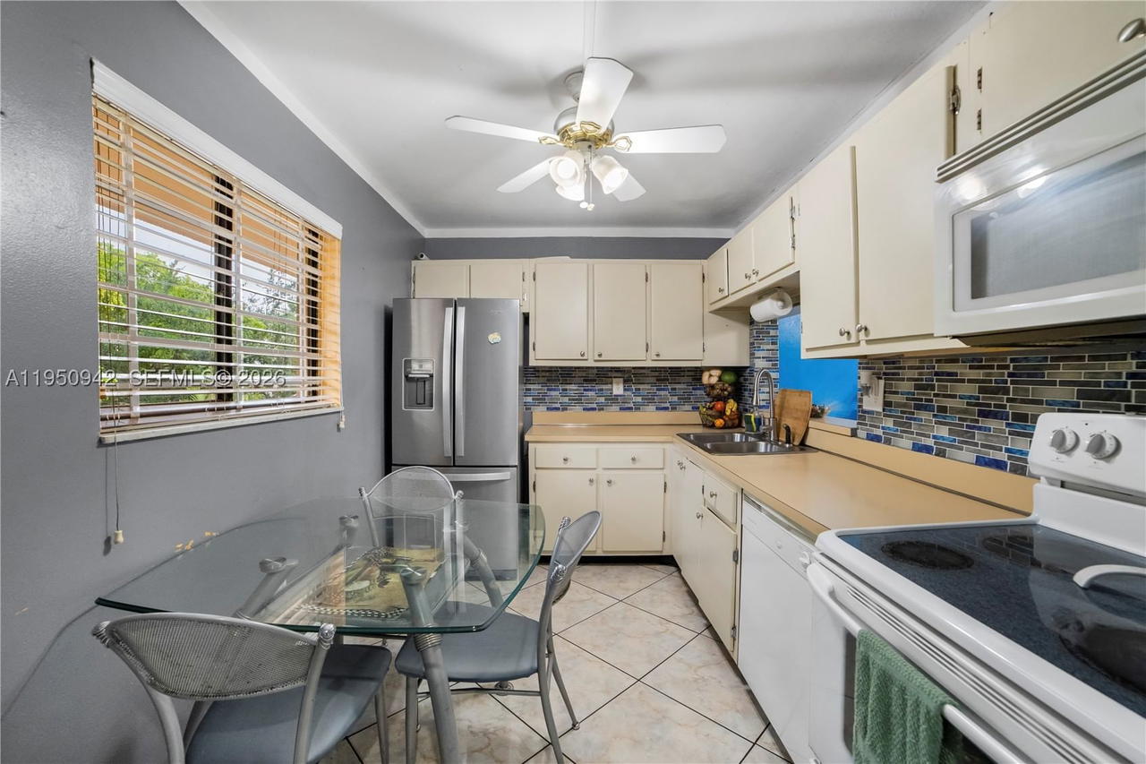 Real estate property located at 8415 107th Ave #323W, Miami-dade, Kendall Acres West Condo, Miami, FL