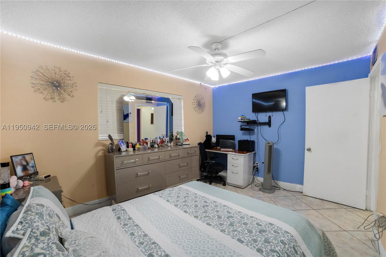 Real estate property located at 8415 107th Ave #323W, Miami-dade, Kendall Acres West Condo, Miami, FL