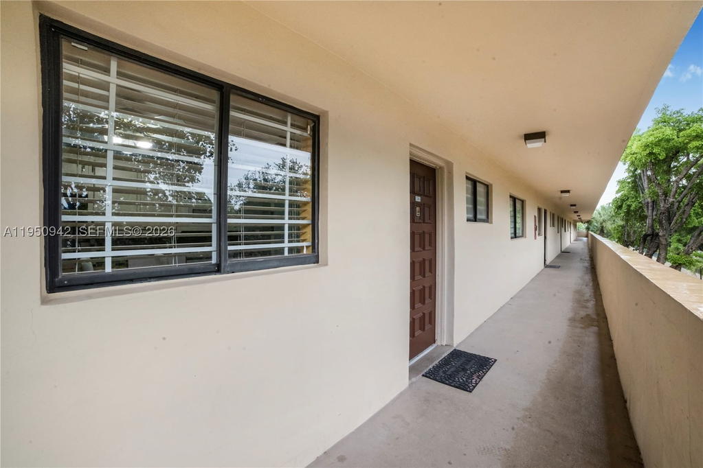 Real estate property located at 8415 107th Ave #323W, Miami-dade, Kendall Acres West Condo, Miami, FL