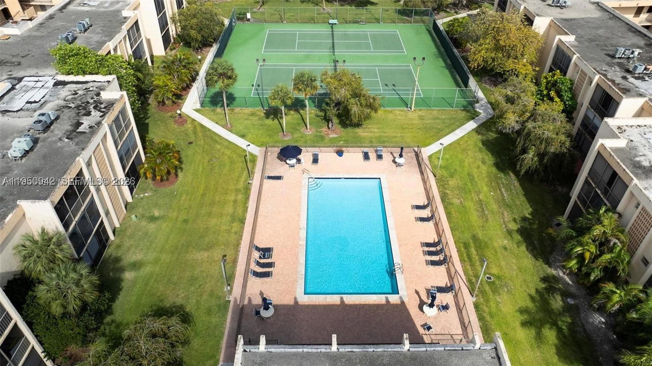 Real estate property located at 8415 107th Ave #323W, Miami-dade, Kendall Acres West Condo, Miami, FL