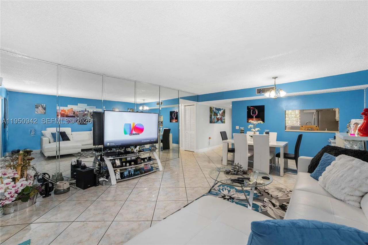 Real estate property located at 8415 107th Ave #323W, Miami-dade, Kendall Acres West Condo, Miami, FL