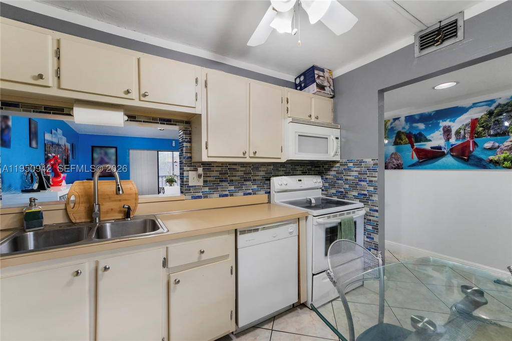 Real estate property located at 8415 107th Ave #323W, Miami-dade, Kendall Acres West Condo, Miami, FL
