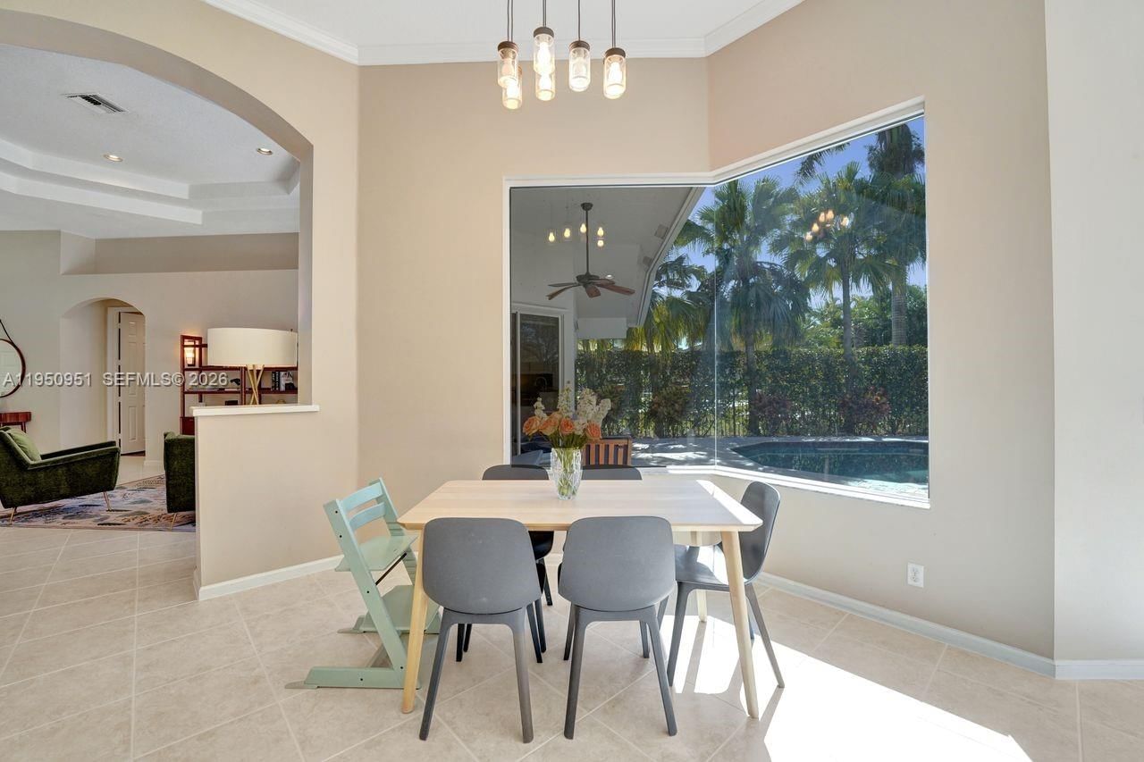 Real estate property located at 2533 Eagle Run Cir, Broward, Sector 7 - Parcels F G H, Weston, FL