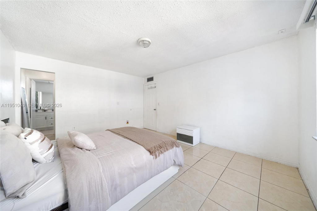 Real estate property located at 13500 3rd Ct #325, Miami-dade, Brookview Condo, North Miami, FL