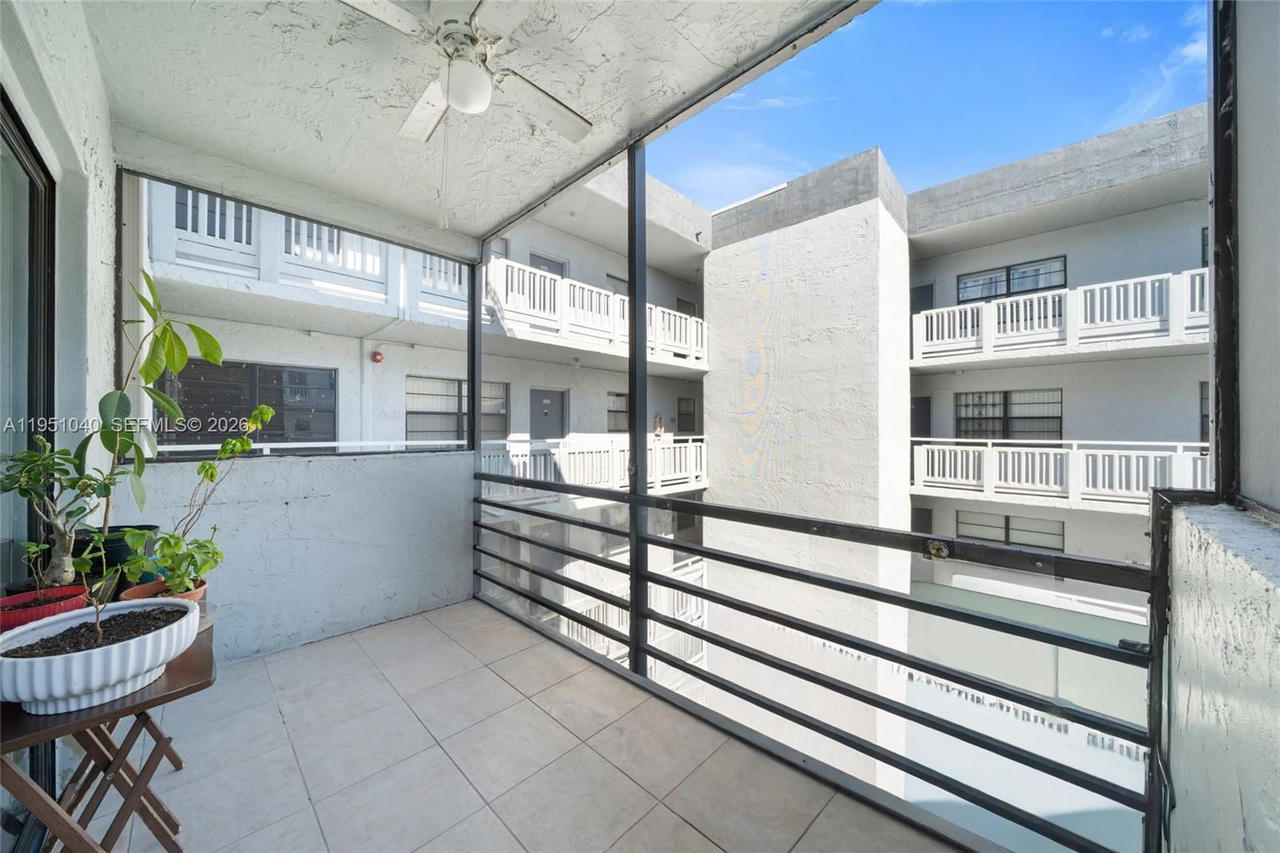 Real estate property located at 13500 3rd Ct #325, Miami-dade, Brookview Condo, North Miami, FL