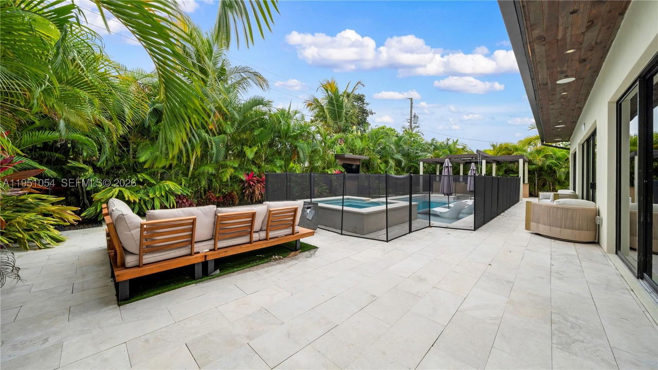 Real estate property located at 1810 43rd Ct, Broward, Coral Heights Sec One, Oakland Park, FL
