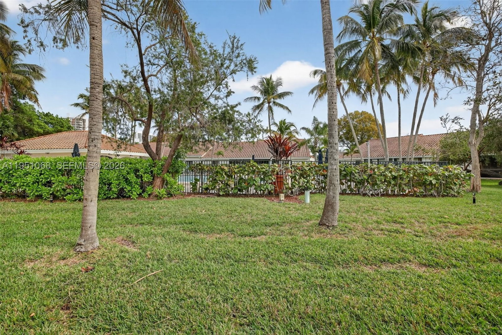 Real estate property located at 21248 Harbor Way #243-24, Miami-dade, Costain Villas Harbor Vil, Aventura, FL