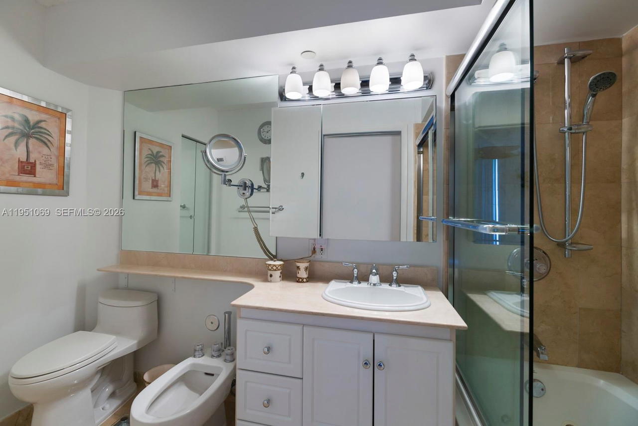 Real estate property located at 5900 Collins Ave #2105, Miami-dade, The Grandview Condo, Miami Beach, FL